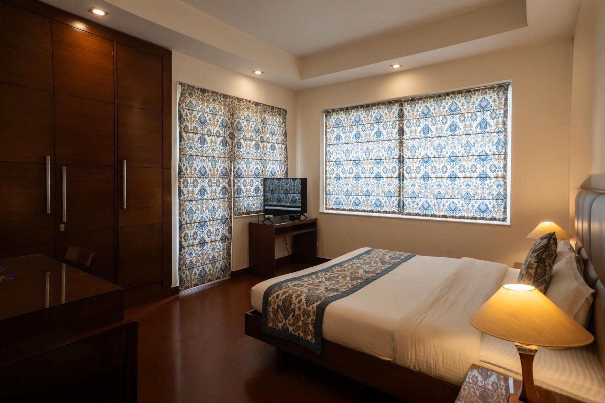 Ahuja Residency Noida Apartment Exterior foto